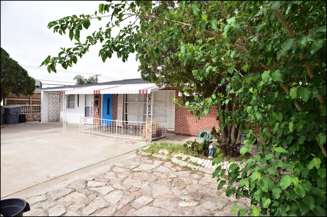 Building Photo - 9115 Mt Olympus Dr