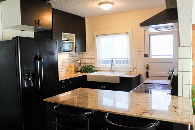 Foto del edificio - 757 E Ramona Ave