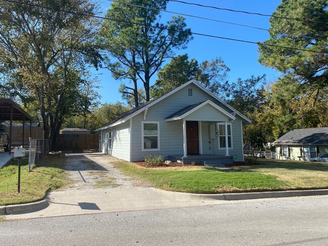 Building Photo - 309 Hobson St