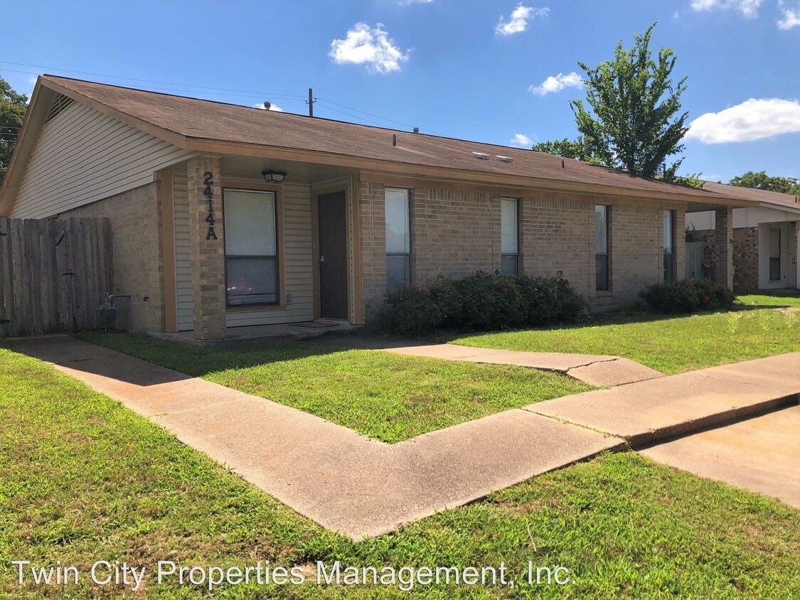 Primary Photo - 2414 Pecan Ridge Dr