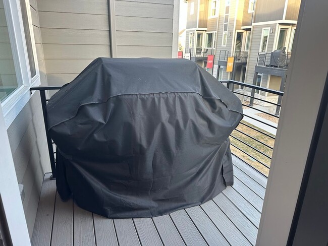 Building Photo - Westminster Station - Almost new- Pride Of Ownership!