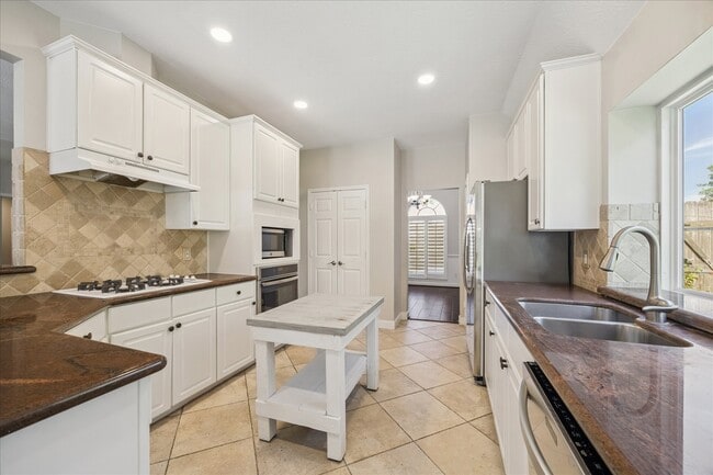 Building Photo - 12015 Wynmar Ln