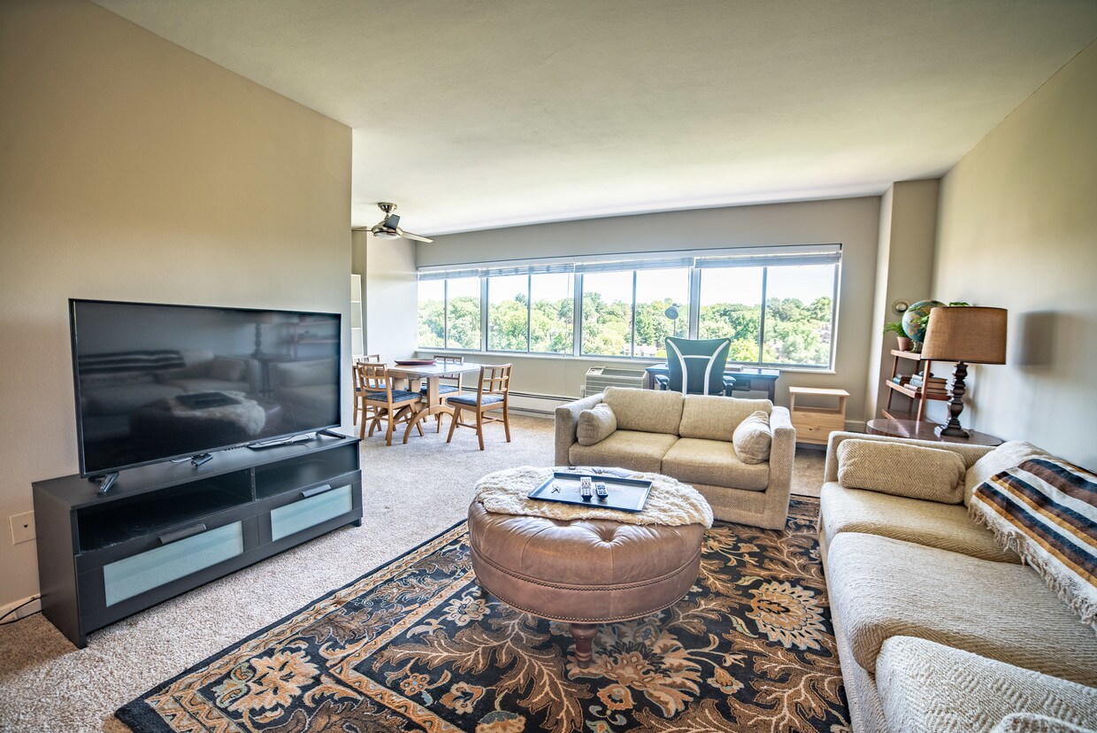 Foto principal - 4821 Roanoke Pkwy