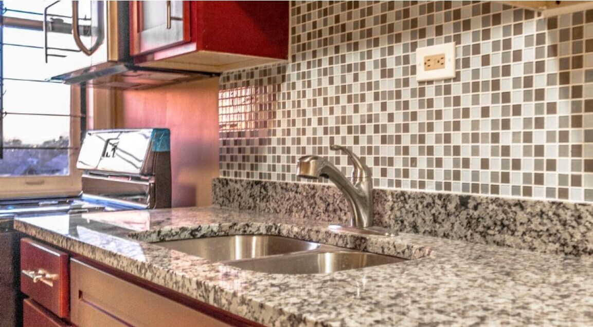 Interior Photo - 8030 S Honore St
