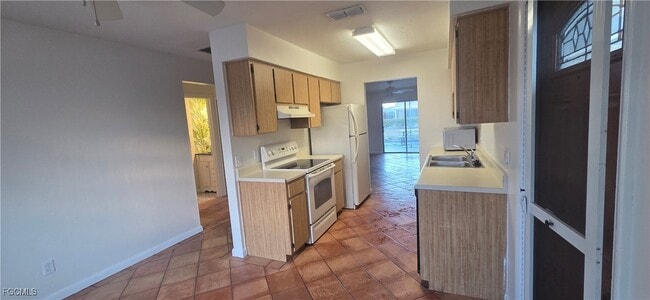 Foto del edificio - 3609 SE 9th Pl