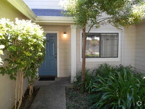 Building Photo - 143 Golden Gate Cir