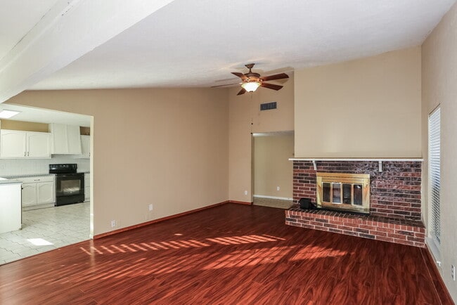 Foto del edificio - 1913 Sandra Ln