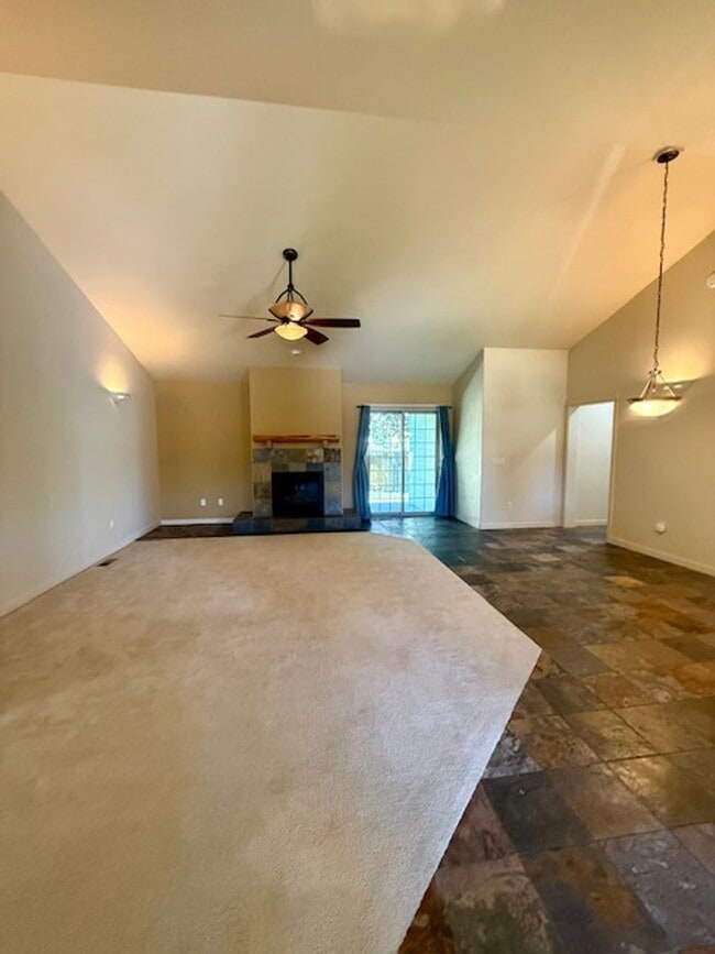 Foto del edificio - Charming 3 Bedroom Single-Level Home in Ba...