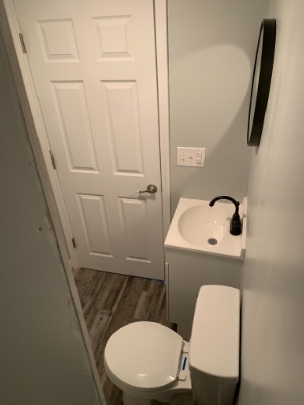 Foto del edificio - 552 Miller Pl