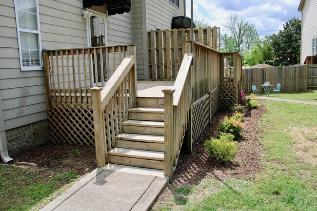 Great back deck for BBQ and Entertaining - 163 37th Avenue North Apartments