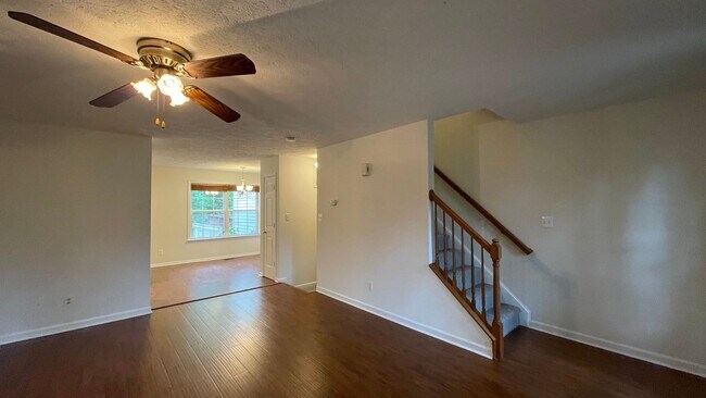 Foto del edificio - 4 Bed Townhome in South Stafford