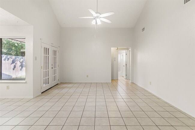 Building Photo - 9811 Mill Shadow Dr