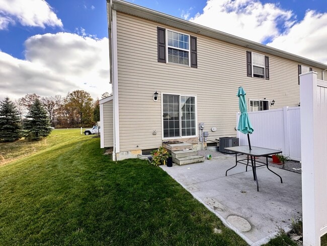 Foto del edificio - 33168 Beverly Ln