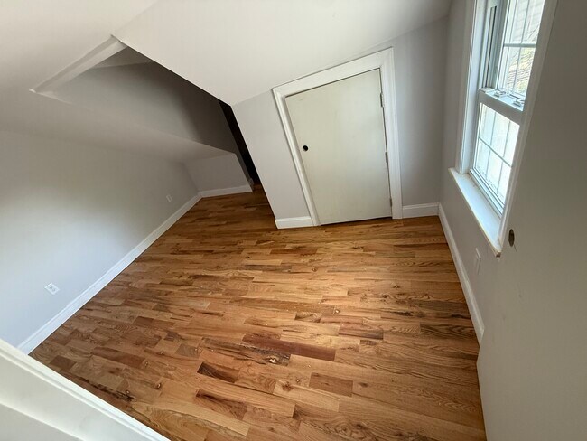 Dormitorio 3 - 51 N Maple Ave