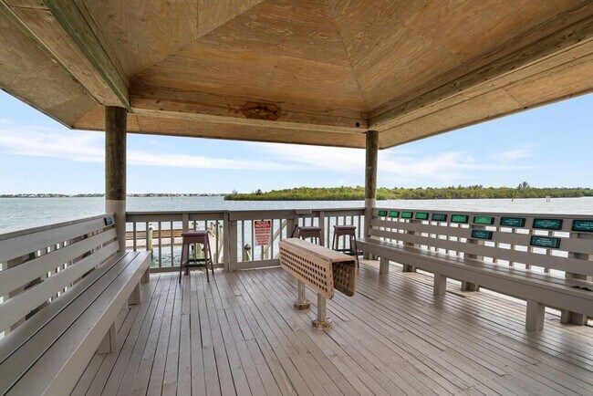 Foto del edificio - 5626 SE Schooner Oaks Way