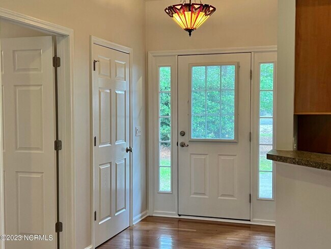 Building Photo - 150 Sandhills Cir