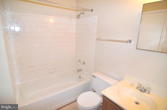 Foto del edificio - 4 Chinaberry Ln