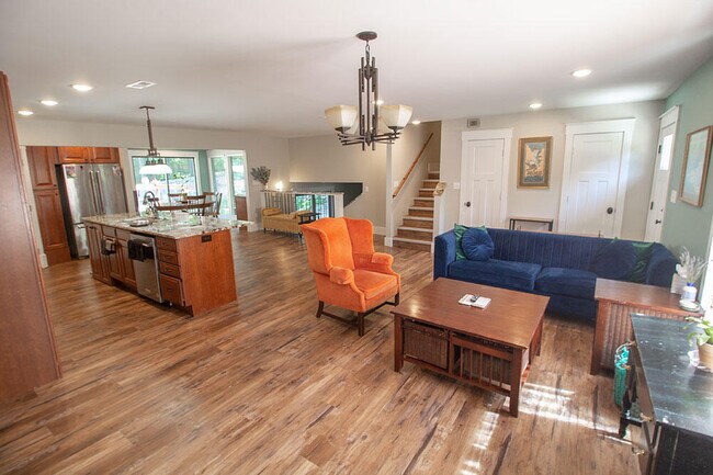 Foto del edificio - 3104 Oak Lawn Dr
