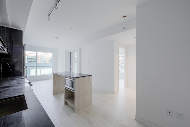 Building Photo - 31-331 Tippett Rd