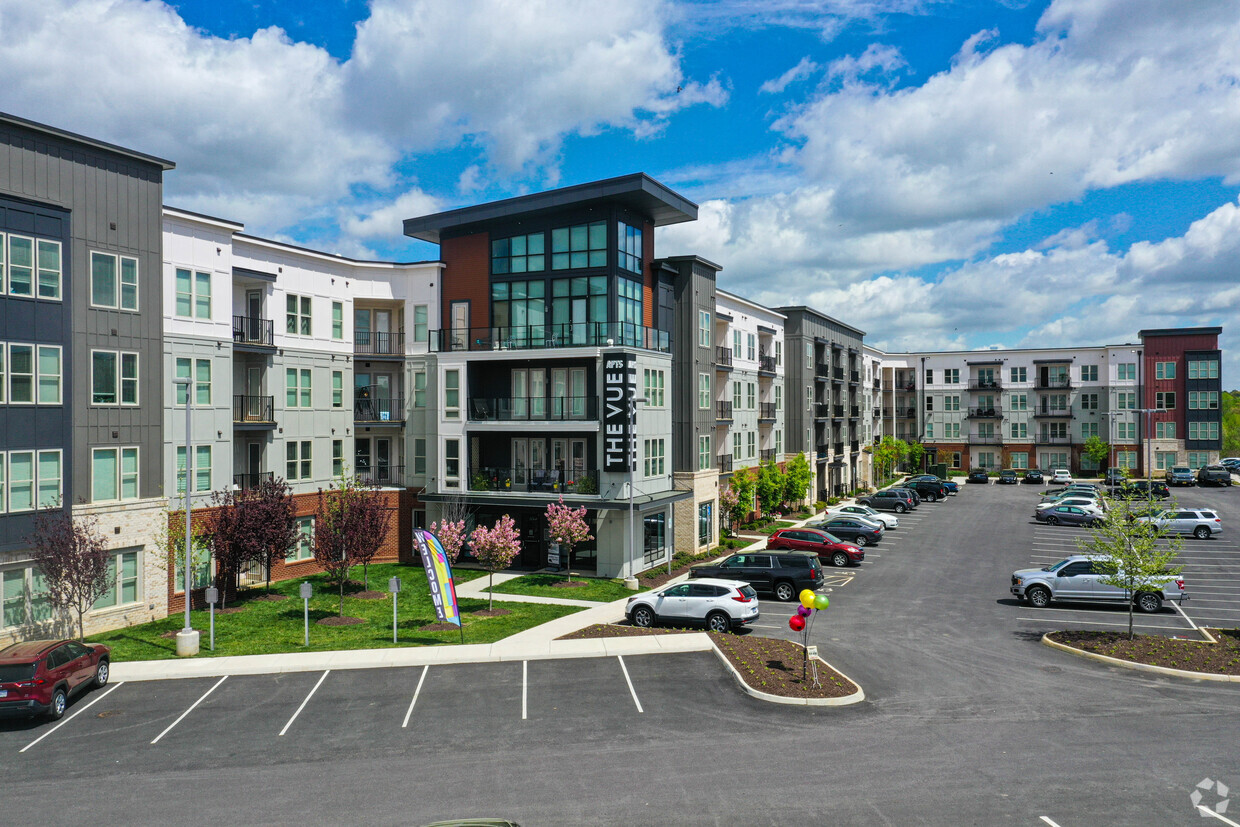 Primary Photo - The Vue at Westchester Commons