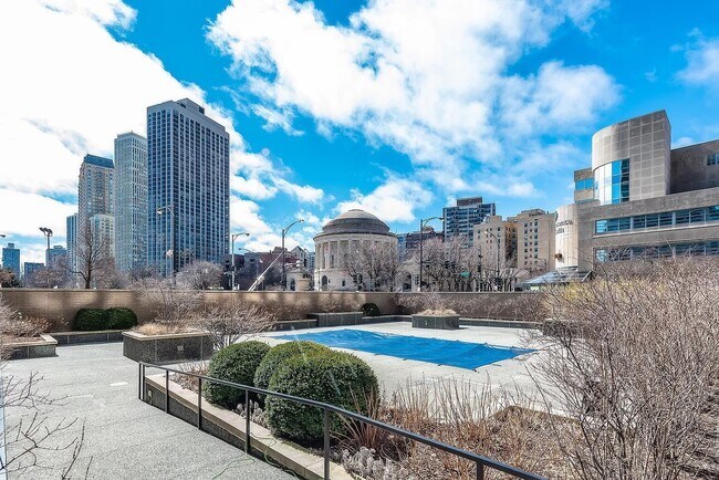 Foto del edificio - 330 W Diversey Pkwy