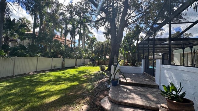 Foto del edificio - 1404 Riverside Dr