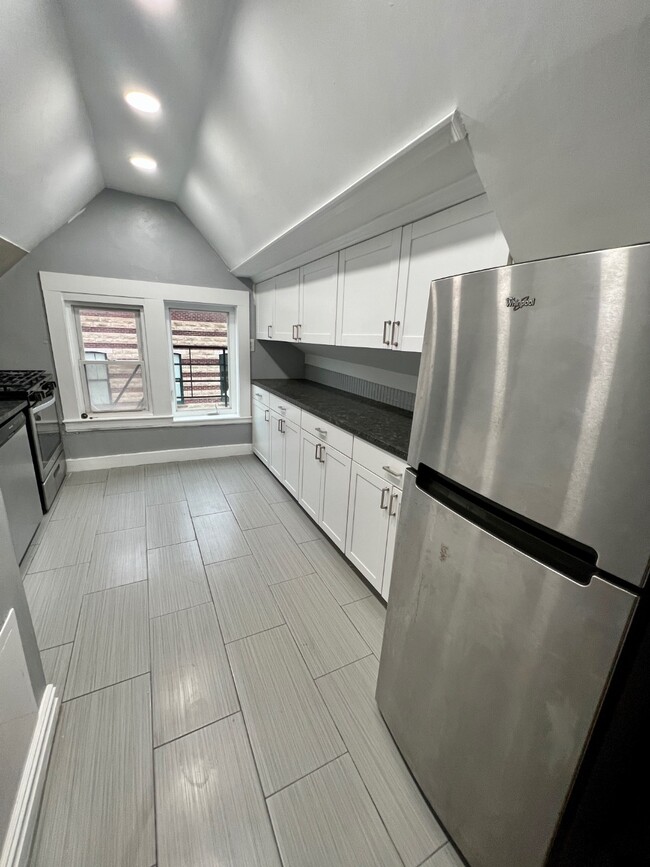 Building Photo - 7 Hudson Terrace