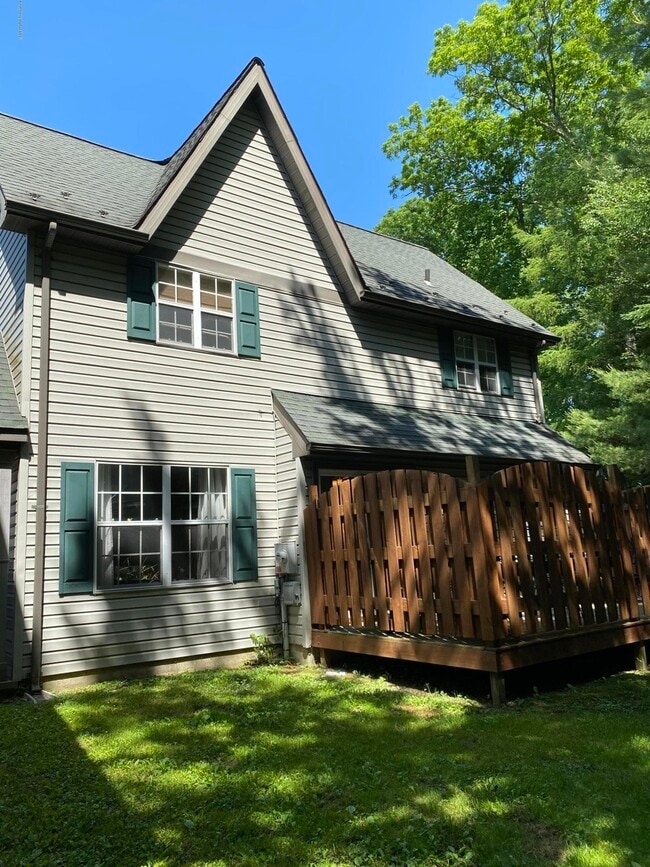 Building Photo - 407 Walnut Grove Rd