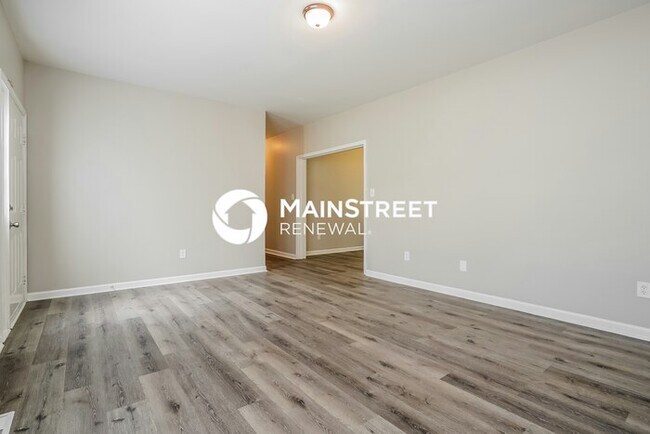 Building Photo - 4 Bedroom Pet-Friendly Home in Durham, NC with Main Street Renewal