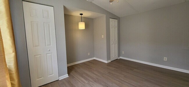 Building Photo - Welcome home!