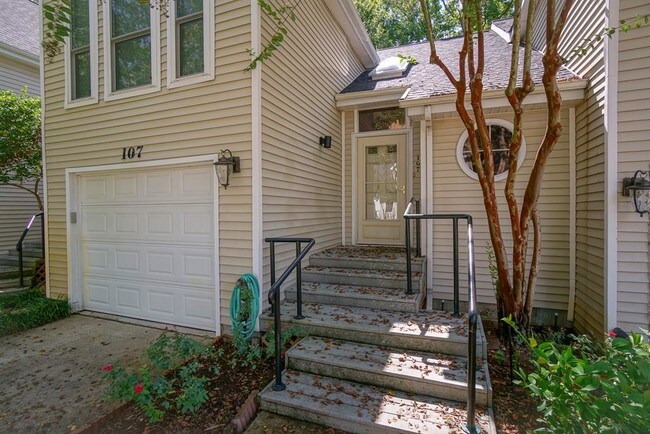 Building Photo - 3303 Golden Trails Dr
