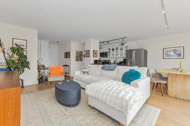 Foto del edificio - 7 E 14th St