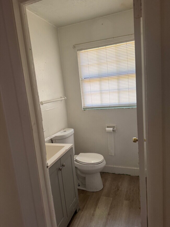 Foto del edificio - 4839 Rochdale Rd