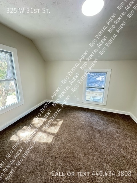 Building Photo - 325 W 31st St