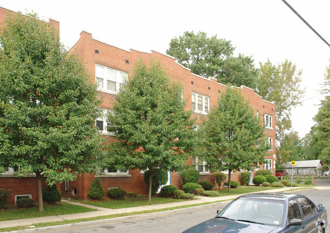 Building Photo - 15-17 Dorothy St / Dorothy Apartments LLC