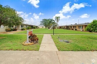 Building Photo - 1309 Warwick Ct