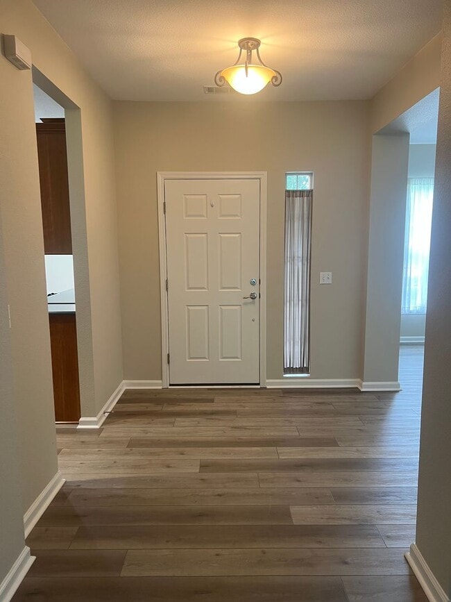 Building Photo - Lovely 3BR Ranch-Style Home in Sun City! M...