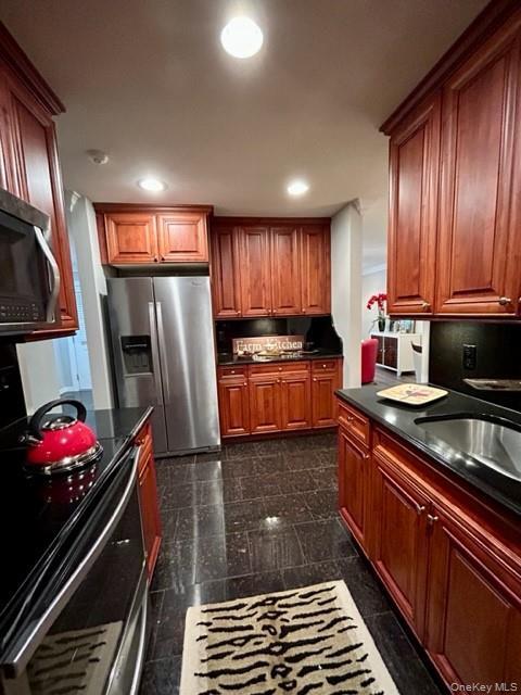 Building Photo - 13 Adams Way