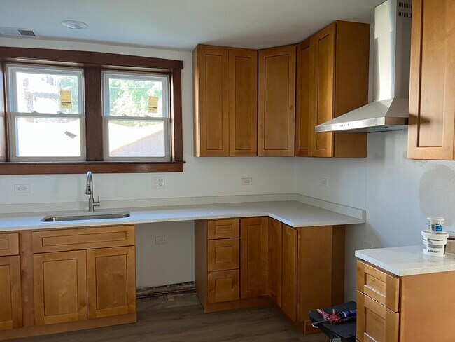Building Photo - 5433 S Millard Ave