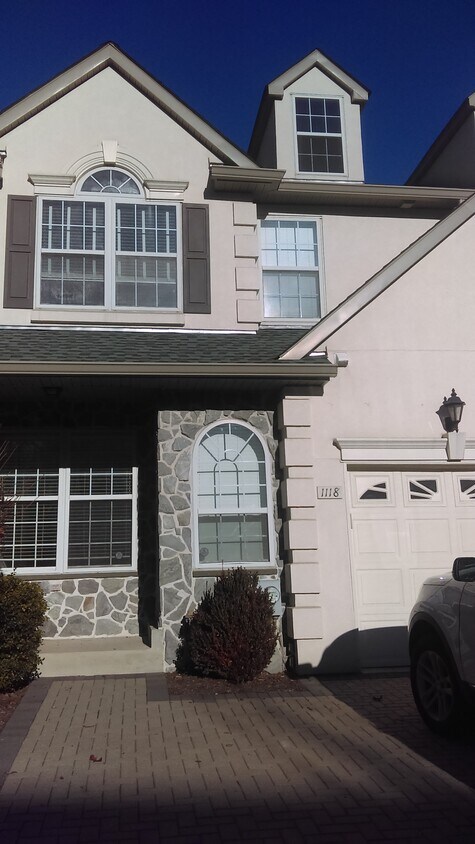 Primary Photo - 1118 Brians Way