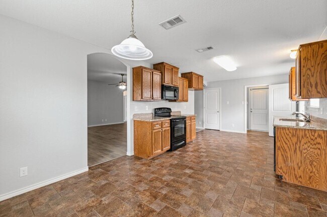 Foto del edificio - 2704 Tarrant County Dr