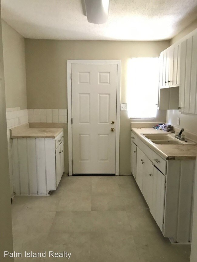 Foto del edificio - 3 br, 1.5 bath House - 918 Cranbrook Ave