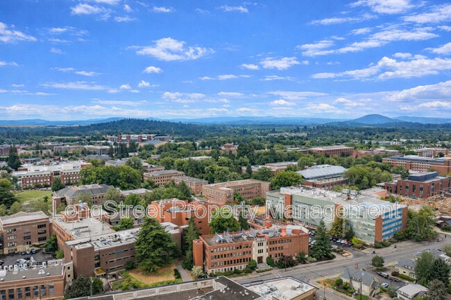 Foto del edificio - 205 NW Kings Blvd