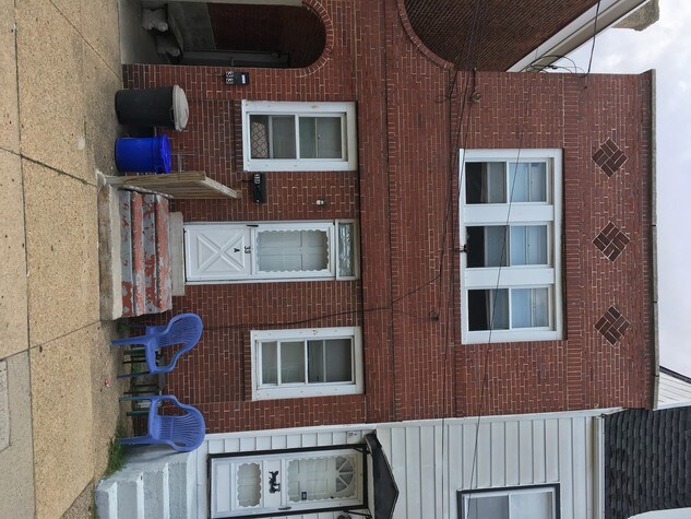 front area - 33 S Sussex St