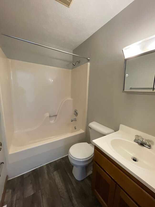 Foto del edificio - 209 N Madison Rd