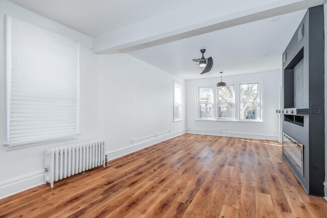 Foto del edificio - 324 Stegman Pkwy