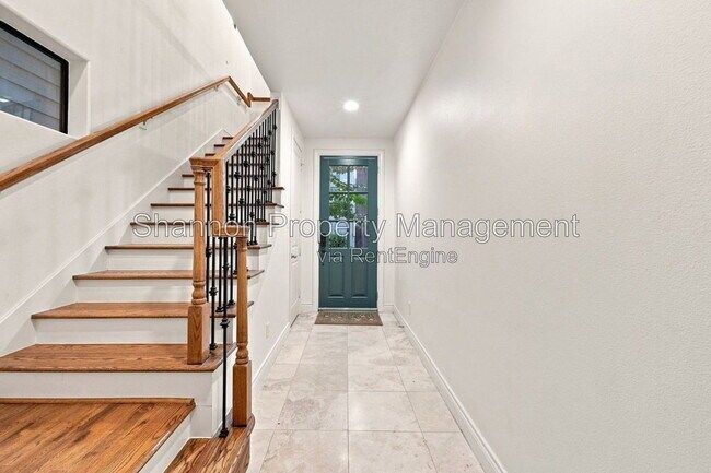 Foto del edificio - 9609 Pemberton Cres Dr