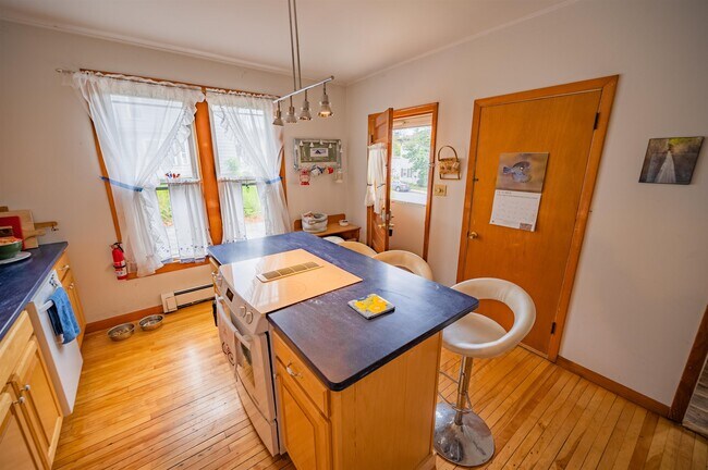 Kitchen - 18 Eastern Ave