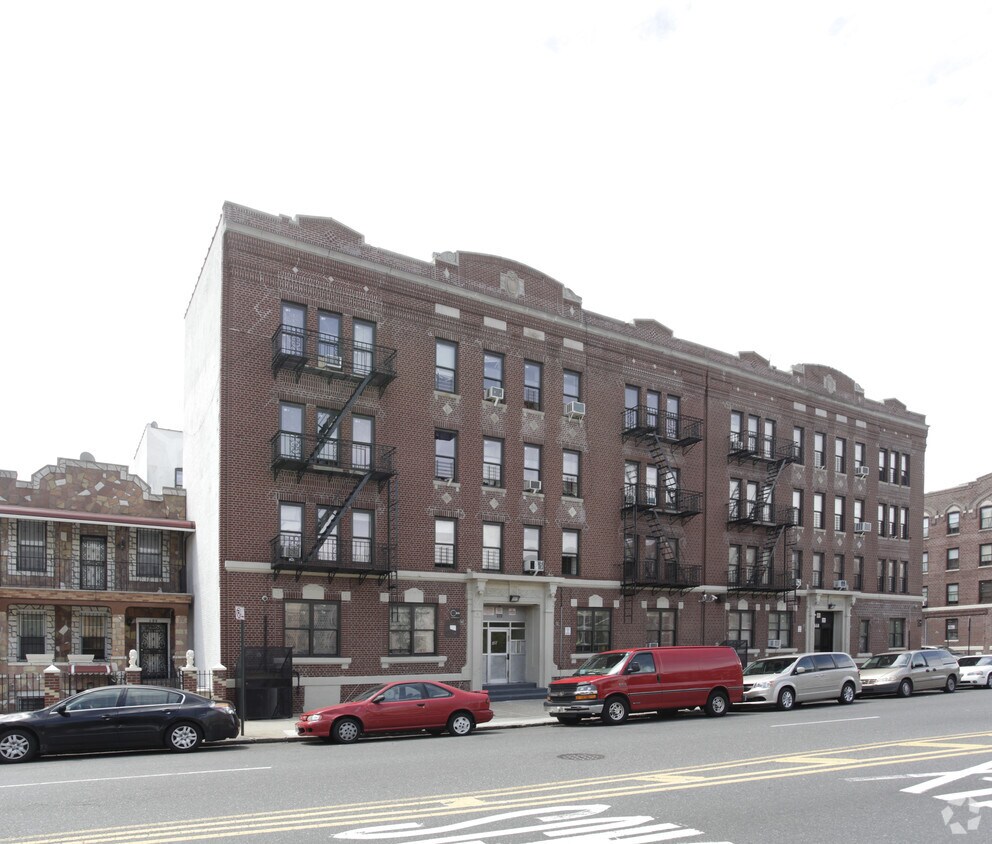 Primary Photo - 676 Howard Ave