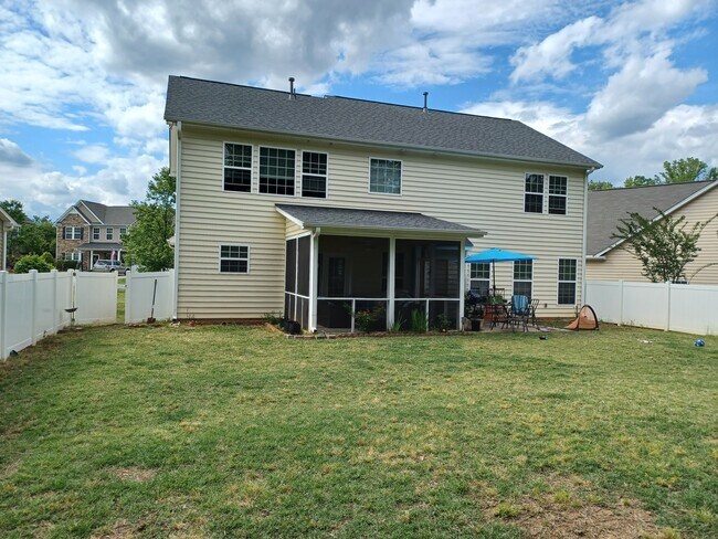 Building Photo - 6516 Fieldstone Manor Dr
